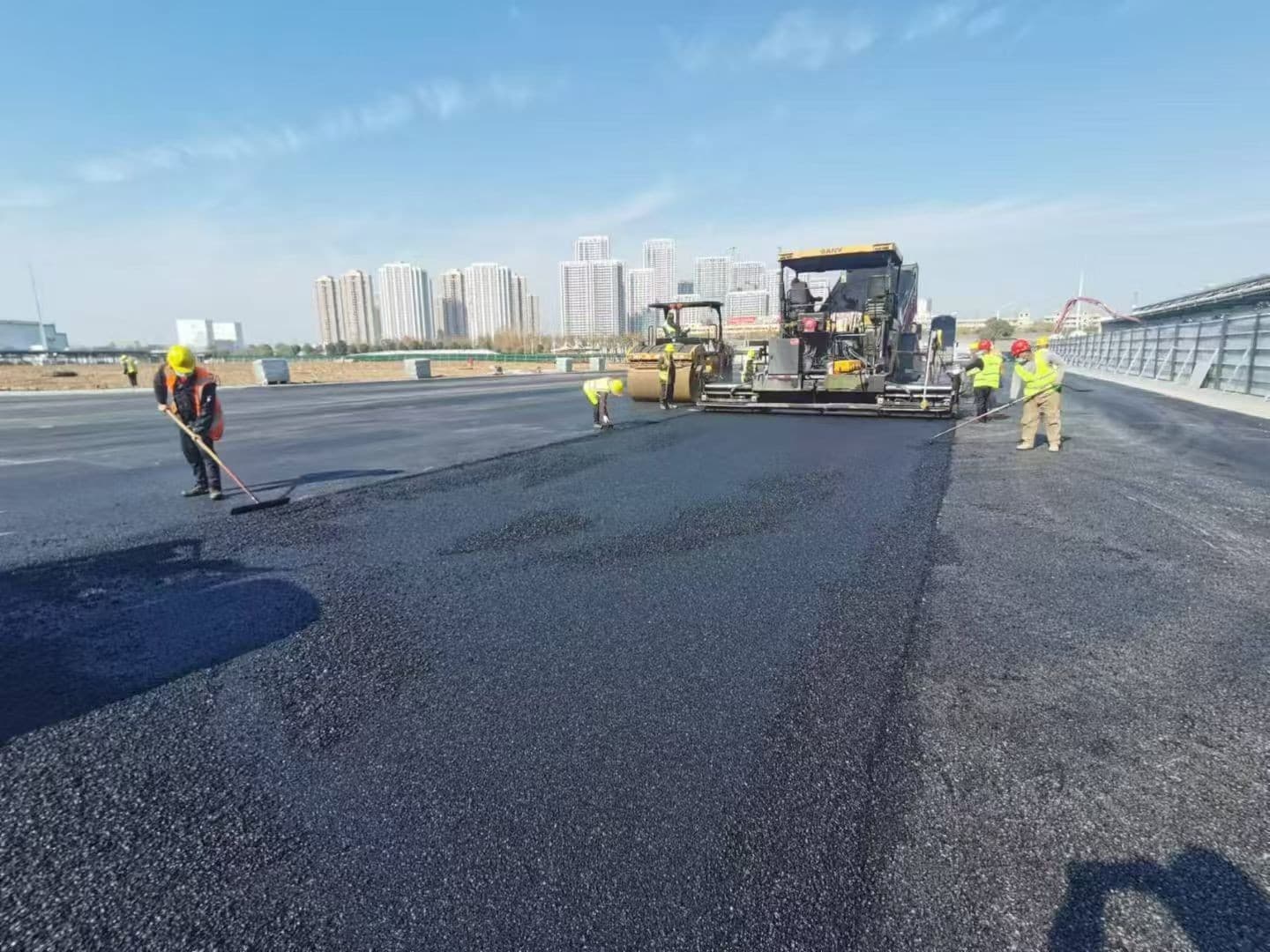 汉南区小鹏汽车厂区沥青路面施工 - 沥青路面施工案例