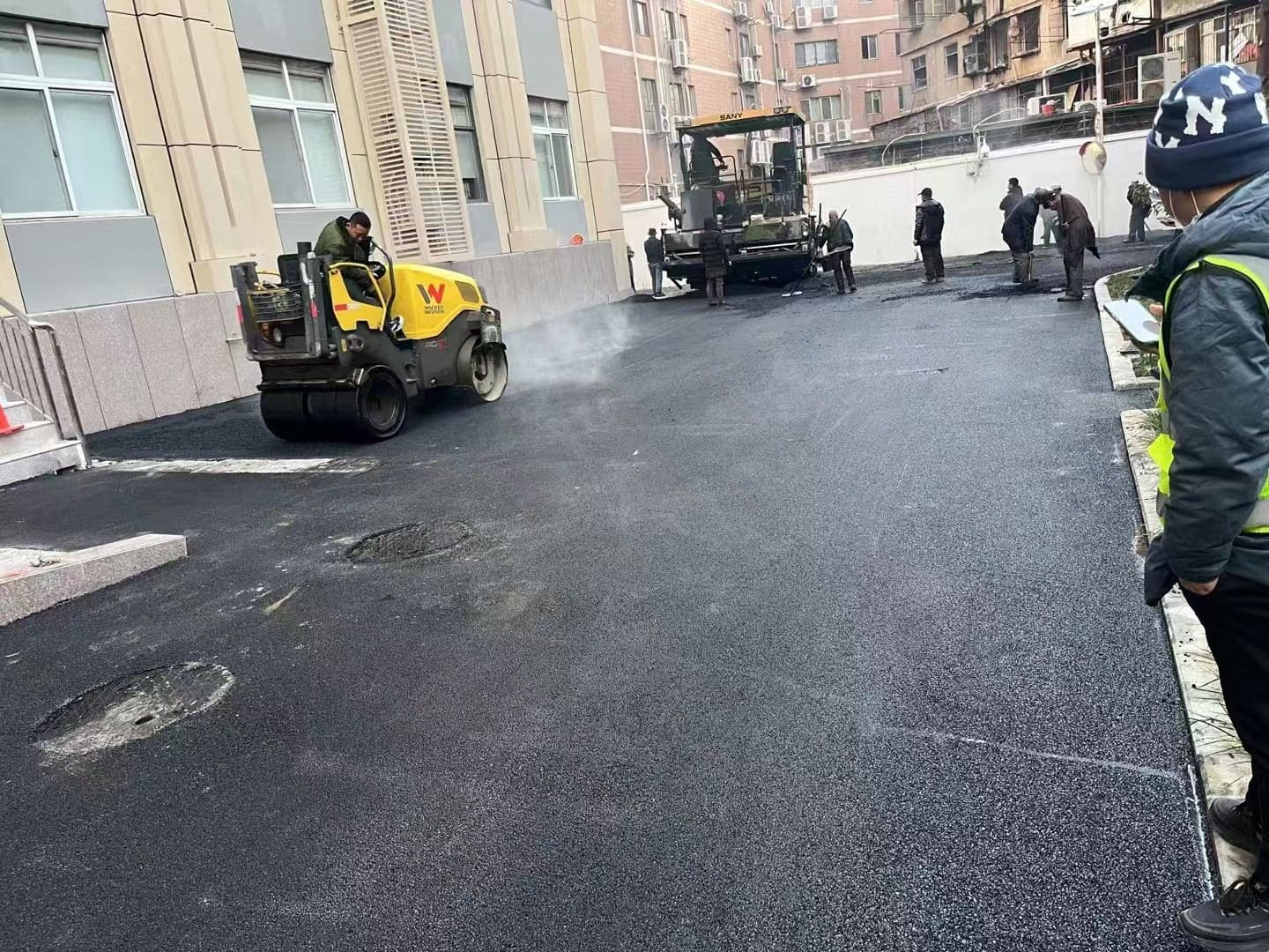 湖北省交通运输厅大院沥青路面施工 - 沥青路面施工案例