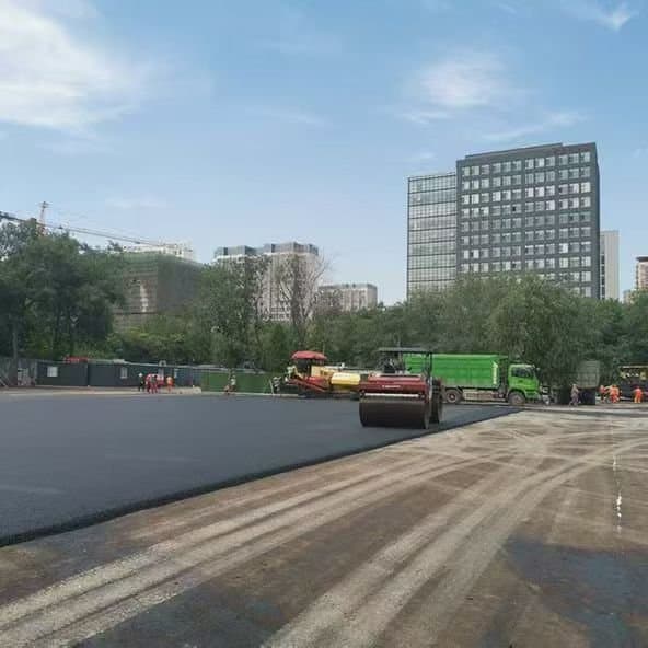 东西湖万科楼盘沥青路面施工 - 沥青路面施工案例