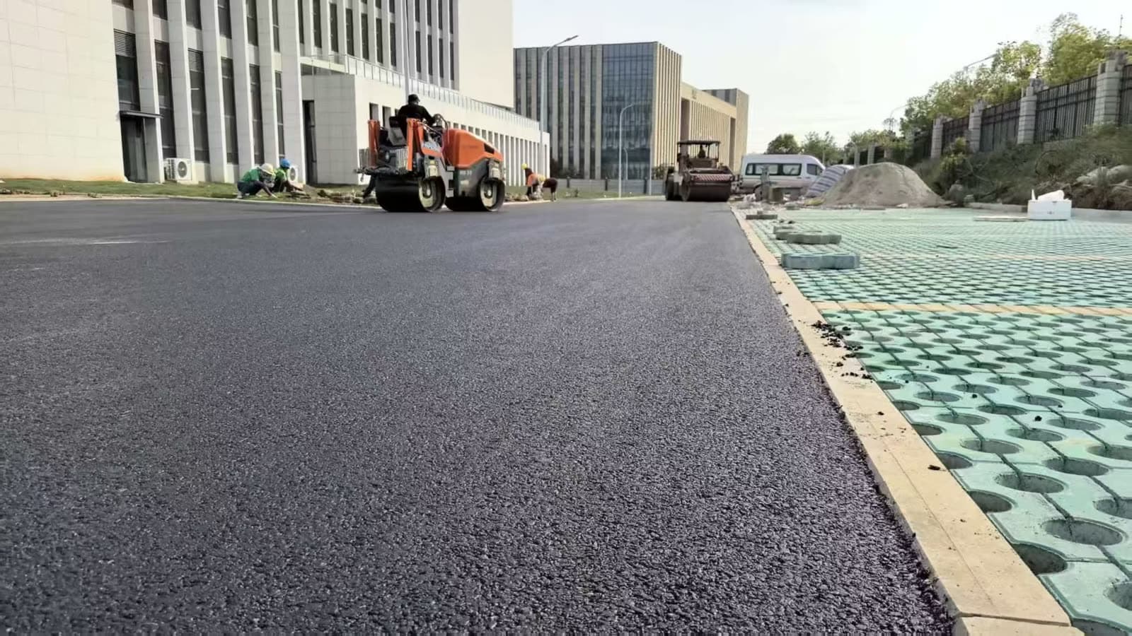 江夏区万平厂区沥青道路 - 沥青路面施工案例